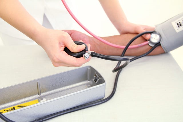 血圧と水分の関係性って？注意すべき点や効果的な摂取方法を大公開