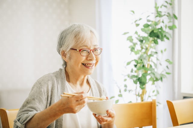 高齢者向けの食べやすい高カロリーレシピ特集。栄養バランスを考えて調理方法を工夫しよう